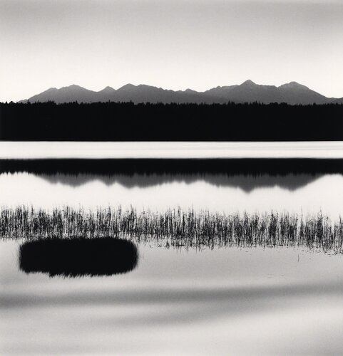 Mountain Reflection, Lake Mahinapua, Ruatapu, New Zealand di Michael Kenna, Fotografia in vendita su Singulart