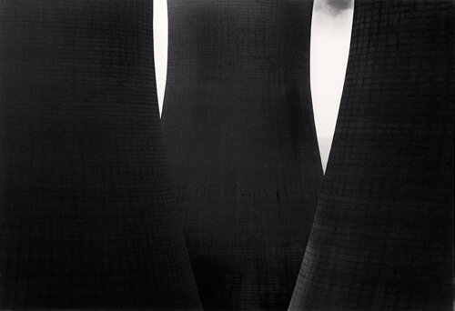 Ratcliffe Power Station, Study 14, Nottinghamshire, England, 1985 di Michael Kenna, Fotografia in vendita su Singulart