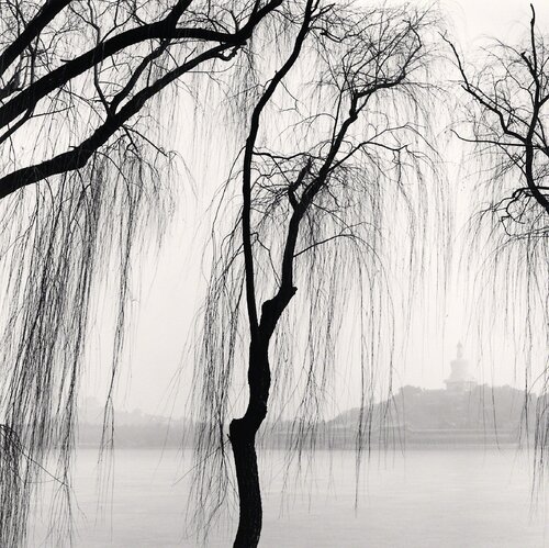 White Stupa, Beijing, China di Michael Kenna, Fotografia in vendita su Singulart