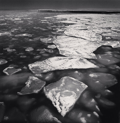 Orumnai Ice, Hokkaido, Japan di Michael Kenna, Fotografia in vendita su Singulart