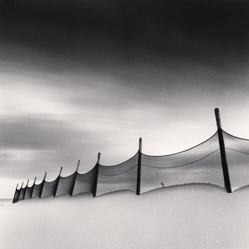 Wind-Swept Beach di Michael Kenna, Fotografia in vendita su Singulart