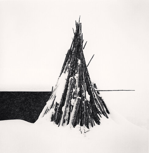 Fuyugakoi in Snow, Hokkaido, Japan di Michael Kenna, Fotografia in vendita su Singulart