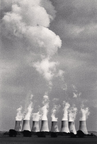 Ratcliffe Power Station, Study 21, Nottinghamshire, England, 1984 di Michael Kenna, Fotografia in vendita su Singulart