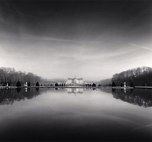 Reflection, Study 2, Vaux-le-Vicomte, France di Michael Kenna, Fotografia in vendita su Singulart