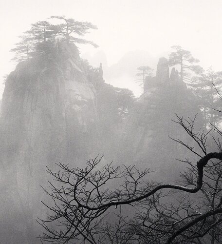 Huangshan Mountains, Study 52, Anhui, China di Michael Kenna, Fotografia in vendita su Singulart