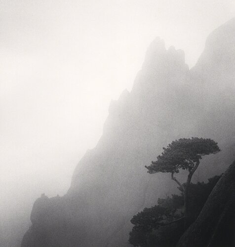Huangshan Mountains, Study 23, Anhui, China di Michael Kenna, Fotografia in vendita su Singulart