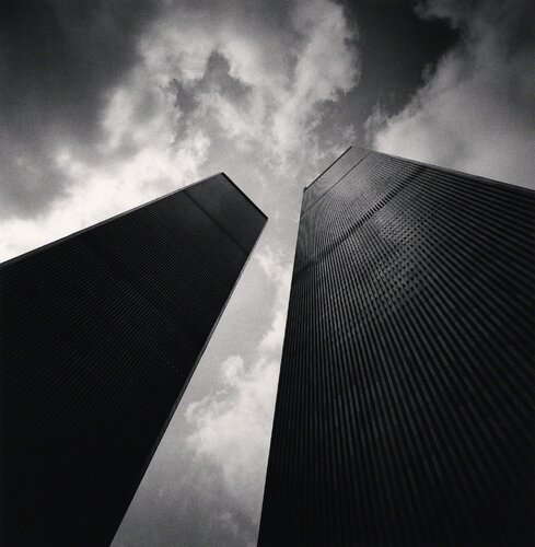 Twin Towers, Study 2, New York, New York, USA di Michael Kenna, Fotografia in vendita su Singulart