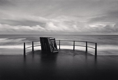 Deckchairs, Bournemouth, Dorset, England. di Michael Kenna, Fotografia in vendita su Singulart