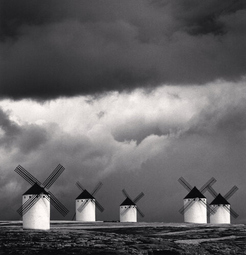 Quixote's Giants, Study 2, Campo de Criptana, La Mancha, Spain di Michael Kenna, Fotografia in vendita su Singulart