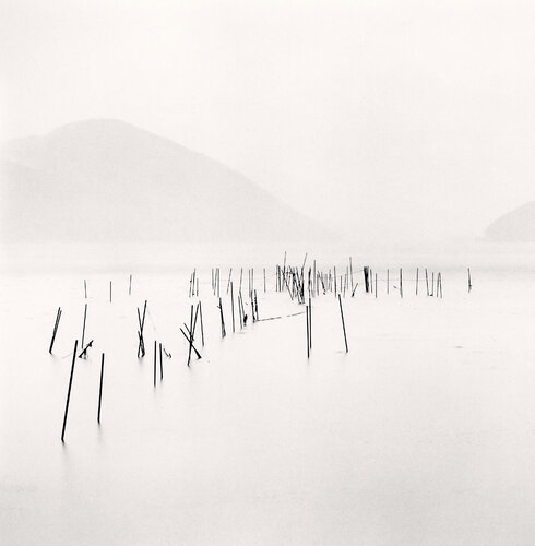 Biwa Lake Look Out, Shiga, Honshu, Japan di Michael Kenna, Fotografia in vendita su Singulart