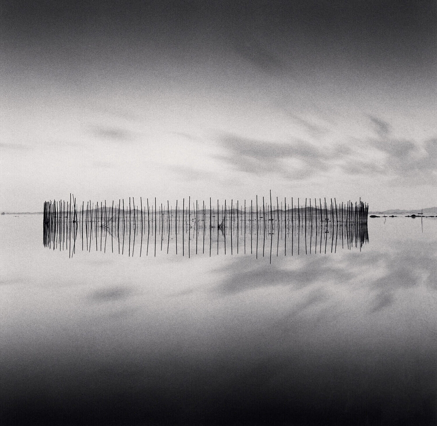 Octopus Nets, Muan-gun, Jeollanam-do, South Korea Michael Kenna Fotografie zu verkaufen