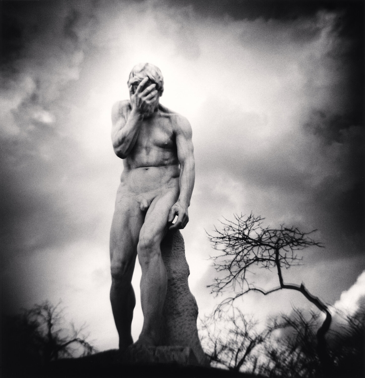 Vidal's Cain, Tuileries Gardens, Paris, France Michael Kenna Fotografie zu verkaufen