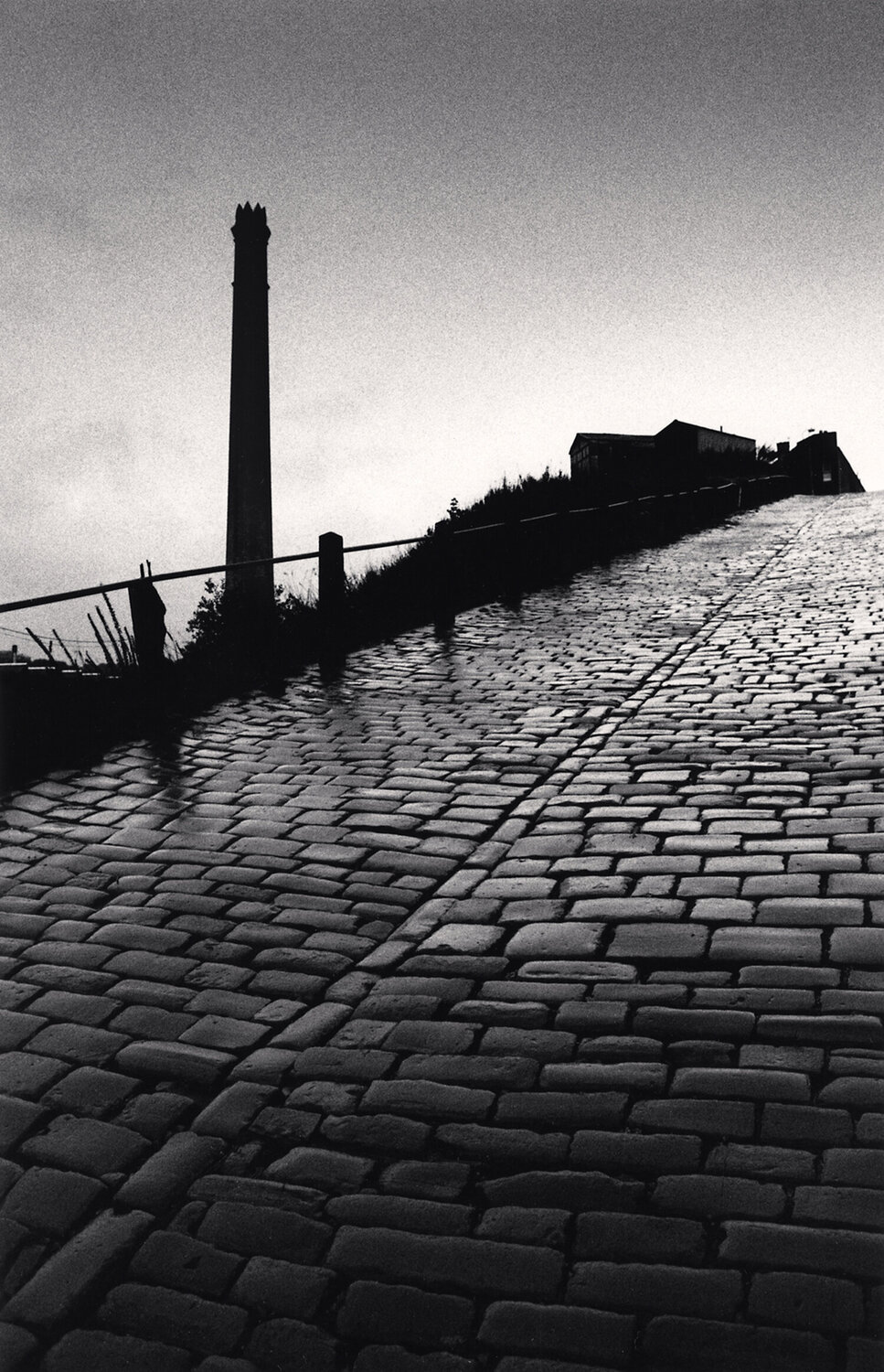 Bill Brandt's Chimney, Halifax, Yorkshire, England Michael Kenna Fotografie zu verkaufen