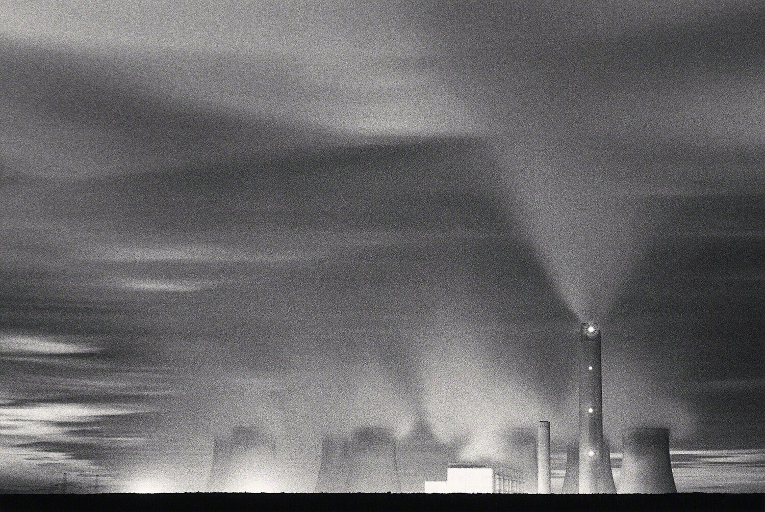 Ratcliffe Power Station, Study 18, Nottinghamshire, England. 1984 Michael Kenna Fotografie zu verkaufen