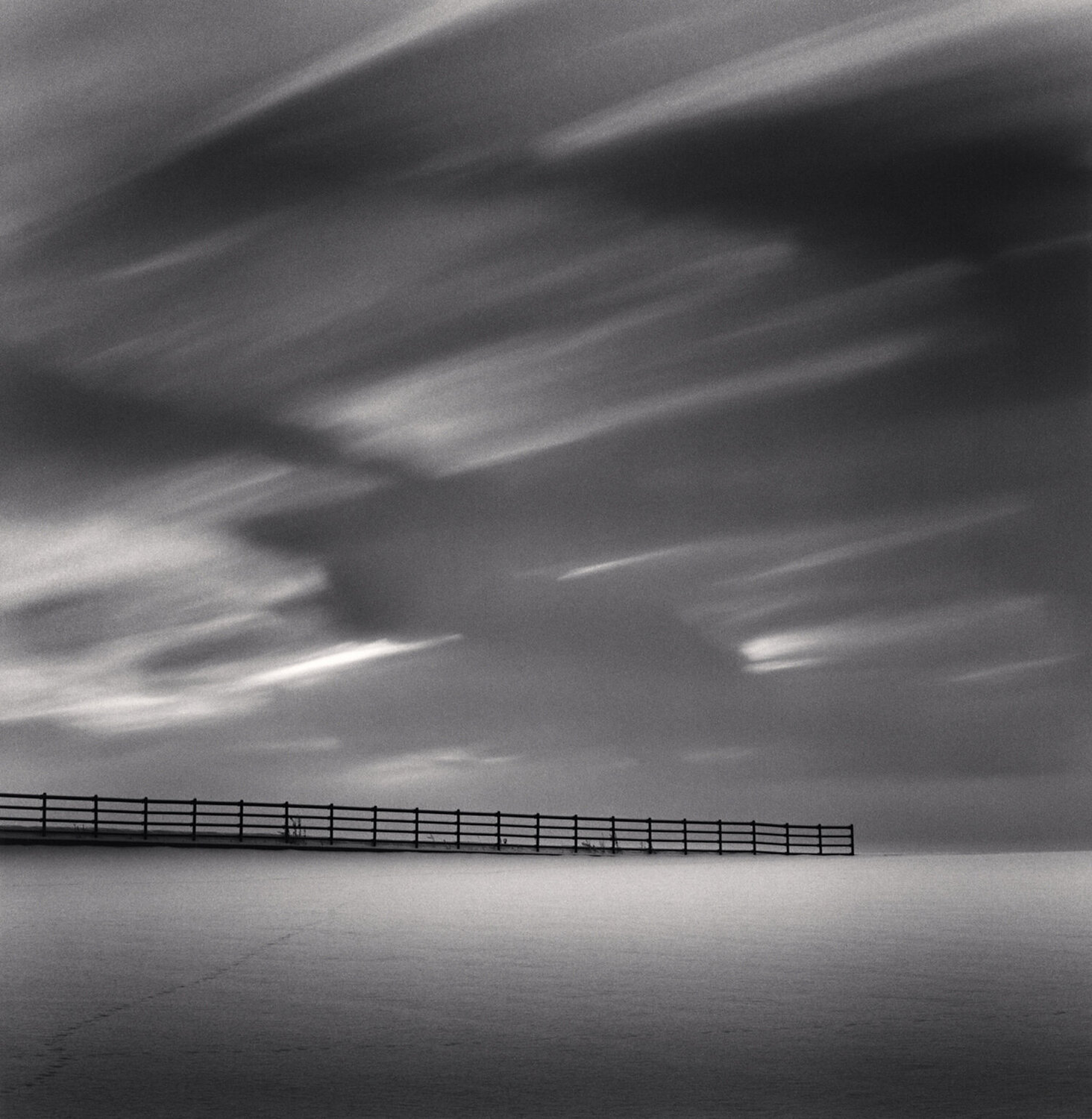 Clouds, Fence and Snow, Nakafurano, Hokkaido Michael Kenna Fotografia in vendita