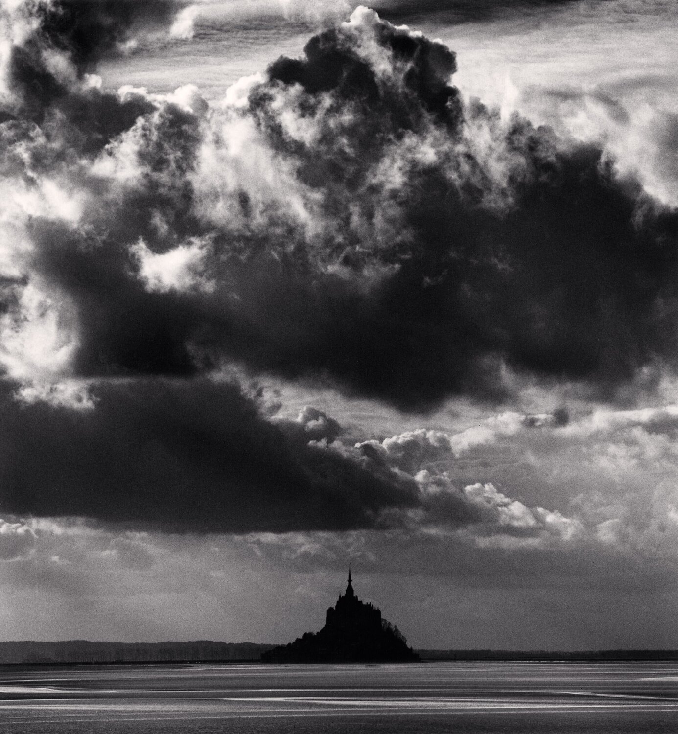 November Clouds, Mont St. Michel, France. Michael Kenna Fotografia in vendita