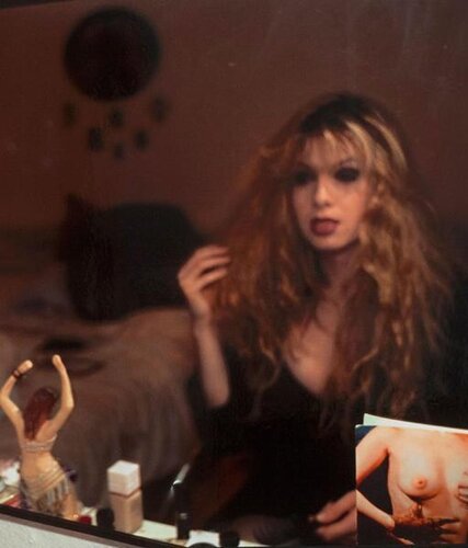 Joey in my mirror van Nan Goldin, Fotografie te koop op Singulart