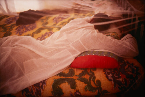 Jabalowe under the mosquito net, Luxor, Egypt van Nan Goldin, Fotografie te koop op Singulart