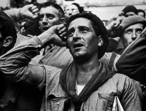 Farewell ceremony for the International Brigades. Les Masies. Spain. van Robert Capa, Fotografie te koop op Singulart