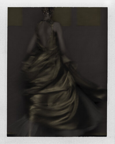 La robe dorée by Sarah Moon, Photography for Sale on Singulart
