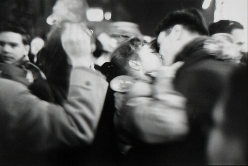 Kiss van Saul Leiter, Fotografie te koop op Singulart