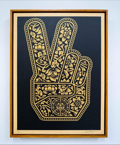 End Gun Violence Together Peace Fingers van Shepard Fairey, Afdruk te koop op Singulart