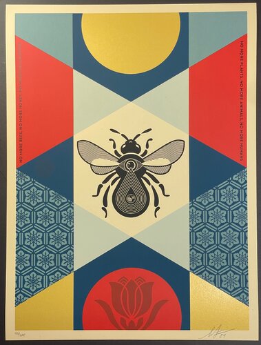 Shepard Fairey Bee Geometric Gold Fine Art Screenprint "Blue" Contemporary Street van Shepard Fairey, Afdruk te koop op Singulart