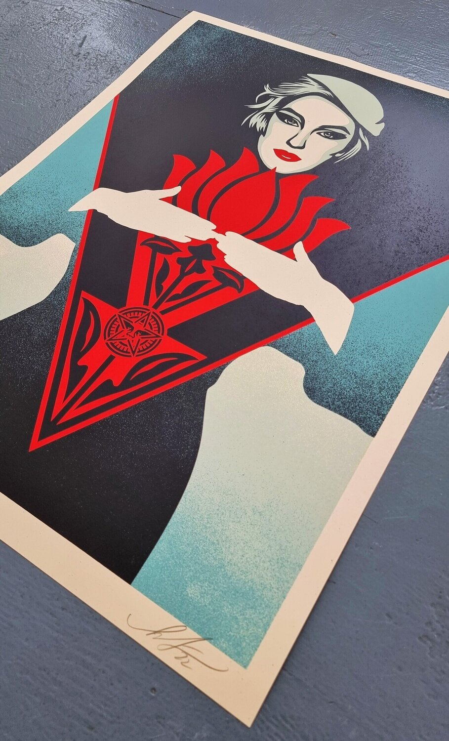 Noir Flower Women (Blue) Shepard Fairey Stampa in vendita