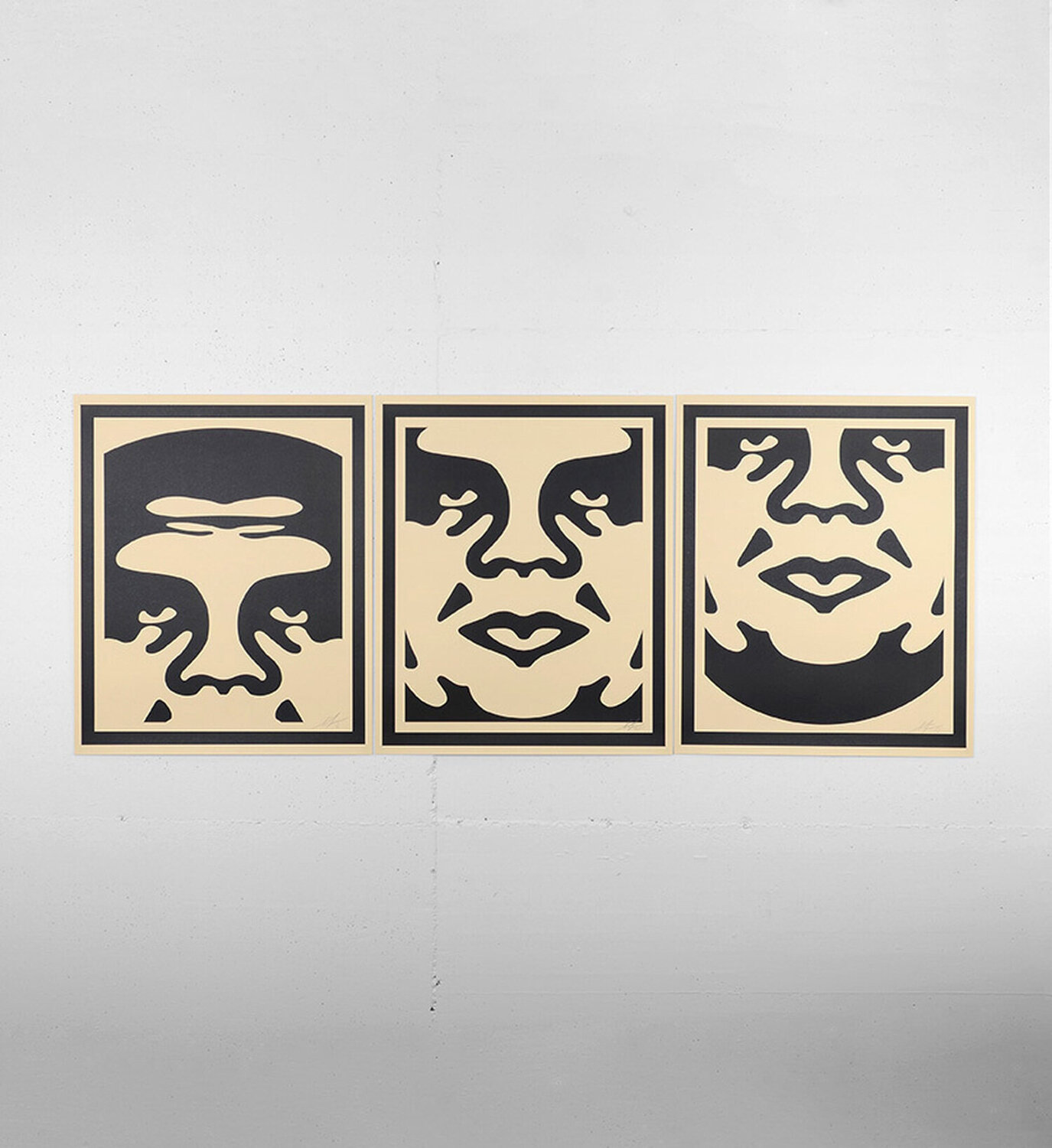 OBEY FACE (CREAM) SIGNED LITHOGRAPH SET of 3 Shepard Fairey Druck zu verkaufen
