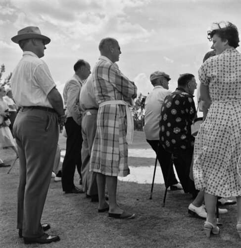NEW Slim Aarons 'Golf Spectators' Mid-century Modern Photography by Slim Aarons, Photography for Sale on Singulart