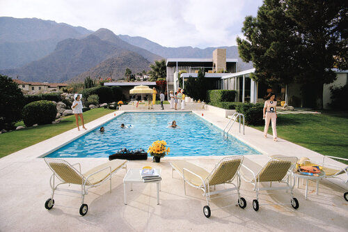 Slim Aarons 'Nelda's Pool' van Slim Aarons, Fotografie te koop op Singulart