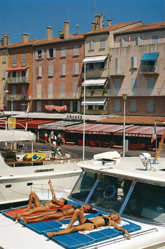 Slim Aarons 'Saint-Tropez' di Slim Aarons, Fotografia in vendita su Singulart