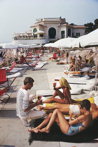 Slim Aarons 'Hotel Du Cap' par Slim Aarons, Photographie en vente sur Singulart