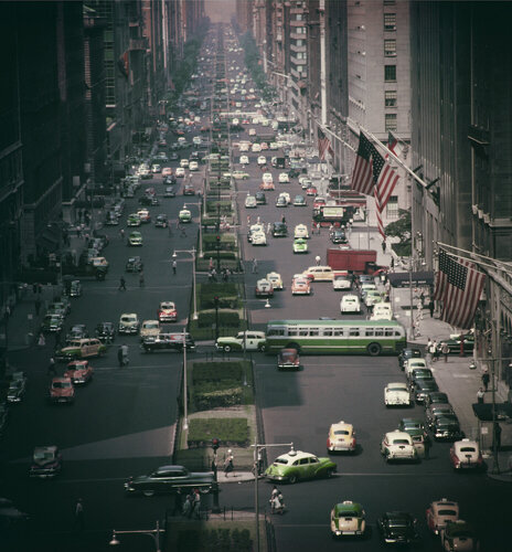Traffic on Park Avenue, New York City, 1953 (Unseen) di Slim Aarons, Fotografia in vendita su Singulart