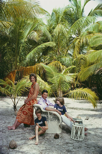 Slim Aarons 'Abercorns On Windermere' von Slim Aarons, Fotografie kaufen auf Singulart