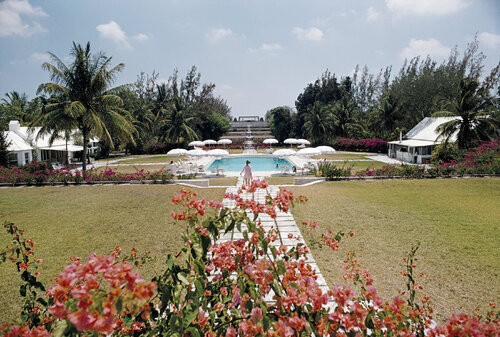 Slim Aarons 'Paradise Island' par Slim Aarons, Photographie en vente sur Singulart