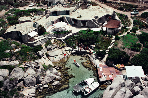 Slim Aarons 'Summer Home' by Slim Aarons, Photography for Sale on Singulart