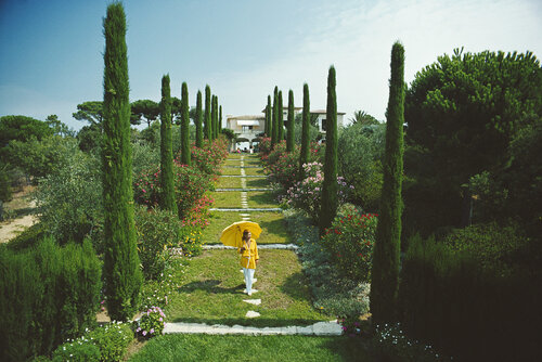 Slim Aarons 'Les Sophores' by Slim Aarons, Photography for Sale on Singulart