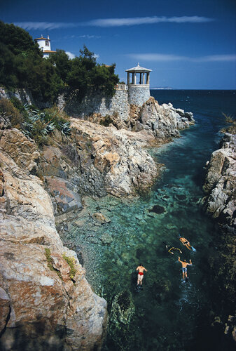 Slim Aarons 'Swimming In Spain' by Slim Aarons, Photography for Sale on Singulart