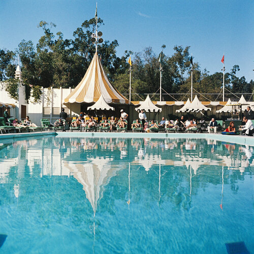 Slim Aarons 'Beverley Hills Hotel' by Slim Aarons, Photography for Sale on Singulart