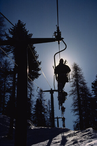 Slim Aarons 'Cortina d'Ampezzo Ski Lifts' par Slim Aarons, Photographie en vente sur Singulart