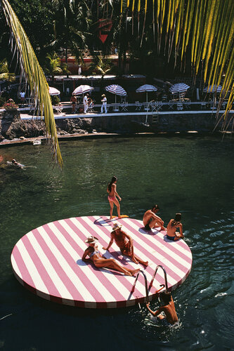 Slim Aarons 'La Concha Beach Club' di Slim Aarons, Fotografia in vendita su Singulart