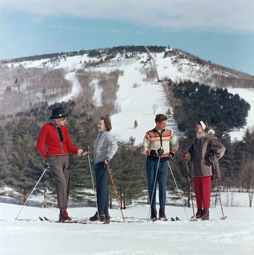 Slim Aarons 'Skiing In New Hampshire' par Slim Aarons, Photographie en vente sur Singulart
