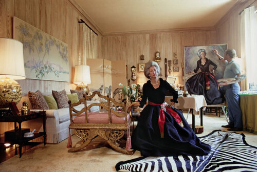 Slim Aarons 'Portrait Sitting' di Slim Aarons, Fotografia in vendita su Singulart
