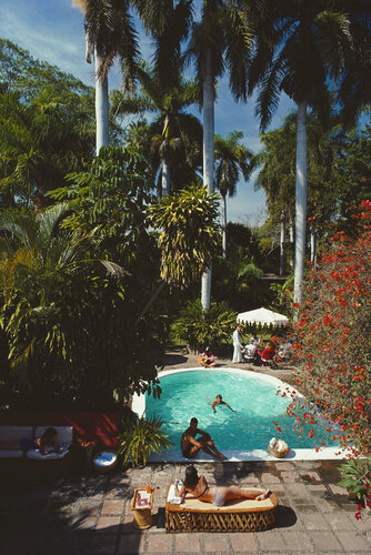 Slim Aarons 'Mazatlan Mansion' di Slim Aarons, Fotografia in vendita su Singulart