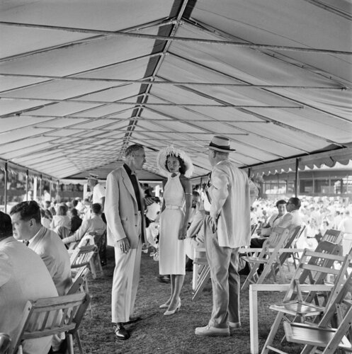 Slim Aarons 'Nancy Talbert' van Slim Aarons, Fotografie te koop op Singulart