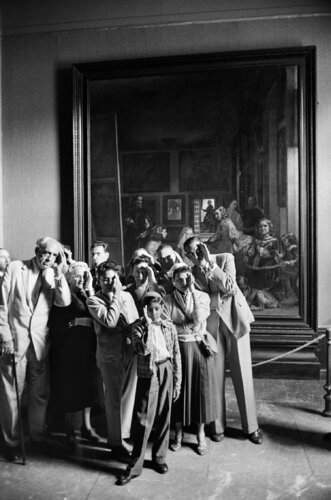 Slim Aarons 'Prado Visitors' di Slim Aarons, Fotografia in vendita su Singulart