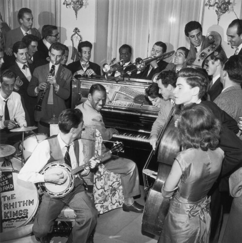 Slim Aarons 'Dixieland In Rome' par Slim Aarons, Photographie en vente sur Singulart