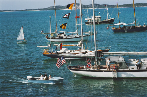 Slim Aarons 'Out Islands' par Slim Aarons, Photographie en vente sur Singulart