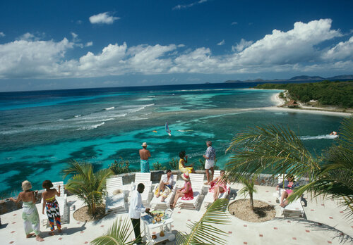 Slim Aarons 'Tropical Mustique' par Slim Aarons, Photographie en vente sur Singulart